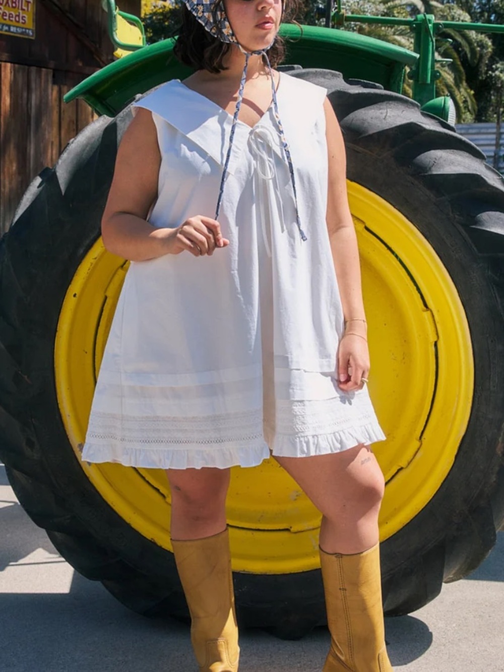 Lisa Says Gah White Sailor-Collar Mini Dress - Picture 5 of 6